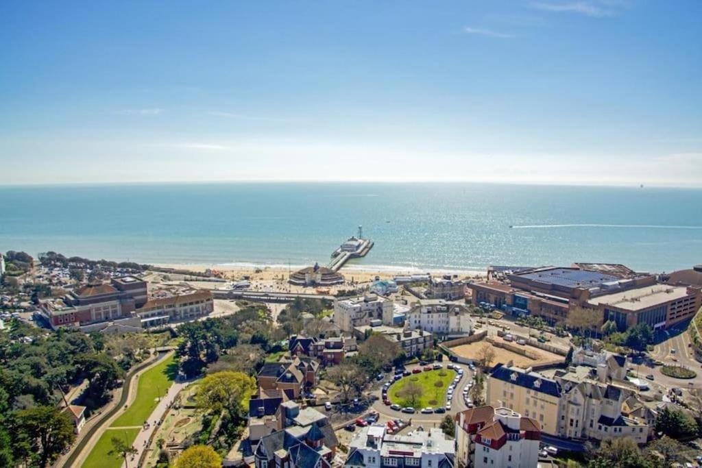 Bournecoast - Stylish Flat With Balcony - Sea Glimpses - 10 Min Walk To Beach - Parking - Wifi - Fm8405 Борнмут Экстерьер фото